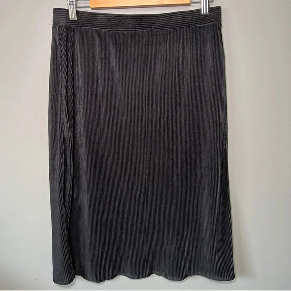 Ann Taylor Factory Black Ribbed Lined Flowy Midi Skirt Size 8 NWT Office - Picture 4 of 8